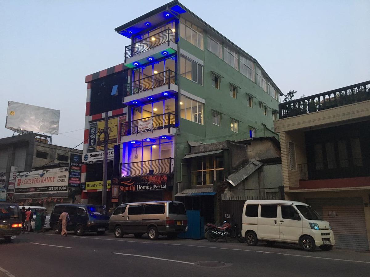 281 Kandy City Hostel & Rooms Deiyannewela Exterior foto